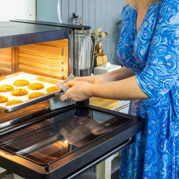 countertop steam oven with cookies