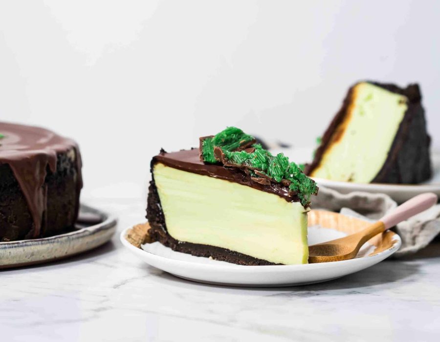 mint chocolate cheesecake with oreo crust