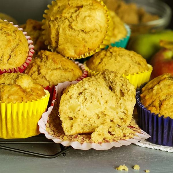 oatmeal muffins with apple