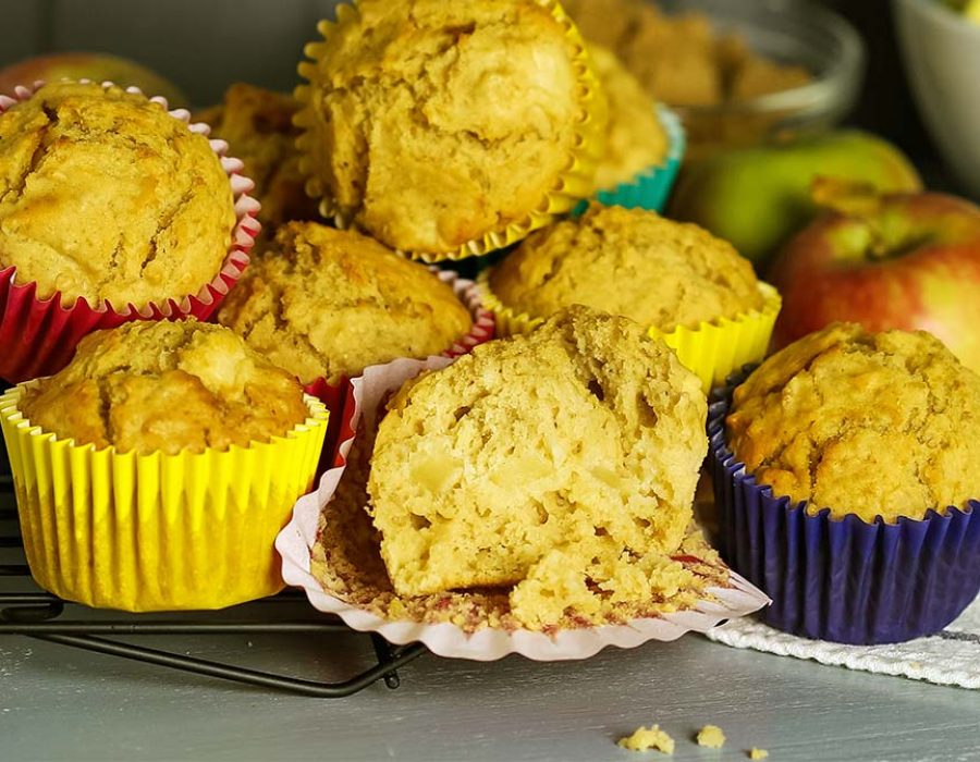 oatmeal muffins with apple