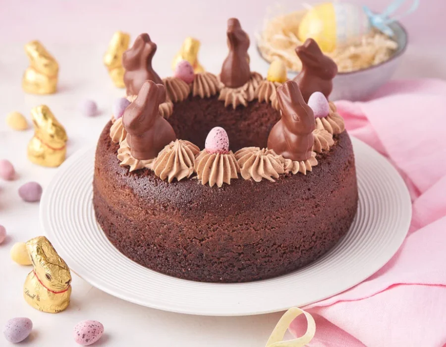 Chocolate Easter Bundt Cake With Bunnies Bella Bucchiotti 11 1024x683