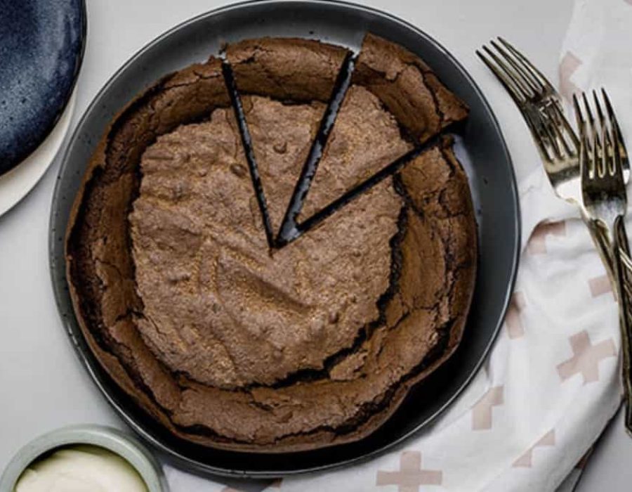 flourless-chocolate-cake-landscape